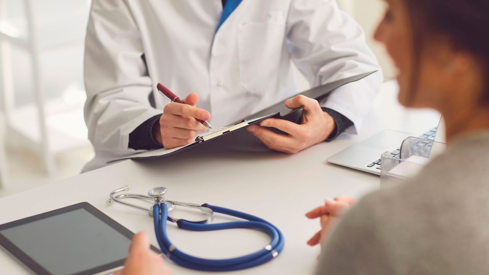 Atraer pacientes a traves de marketing para clinicas usando campañas de pago